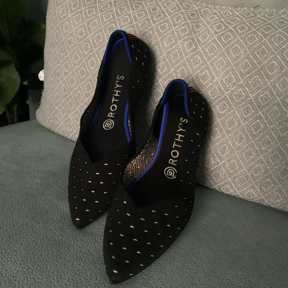 Rothy Point Black and White Pattern SZ 8 (but but for a 7.5)